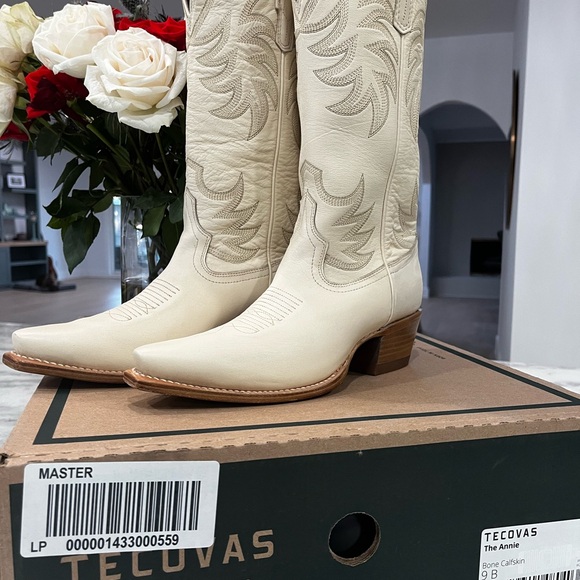 Tecovas The Annie Bone Calfskin Boot - Picture 2 of 6